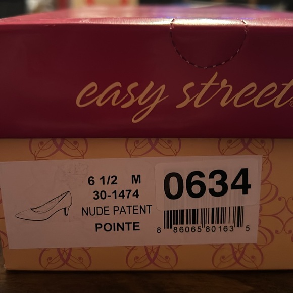 Easy Street Pointe Classic Nude Pumps Comfort Heels Kitten Heels NEW  Size 6.5 - Picture 11 of 11